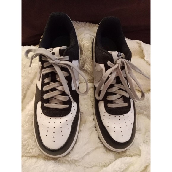 Size 9.5 Nike Air Force 1 Low \'07 LV8 EMB Raiders 2021 main image 5